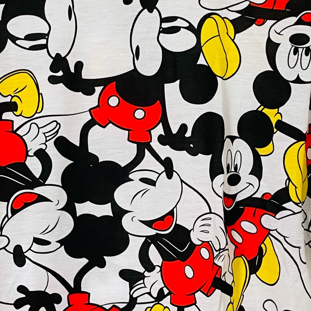 NWT DISNEY Mickey Mouse Graphic Tee Sizes S/XL - Picture 4 of 11